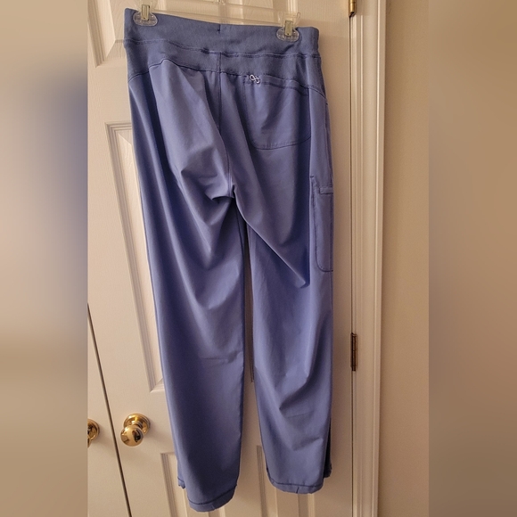 Cherokee infinity scrubs - Picture 7 of 9